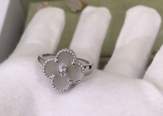 Romántico CONTRA diamante compromiso Ring For Bride del oro blanco de 18 quilates